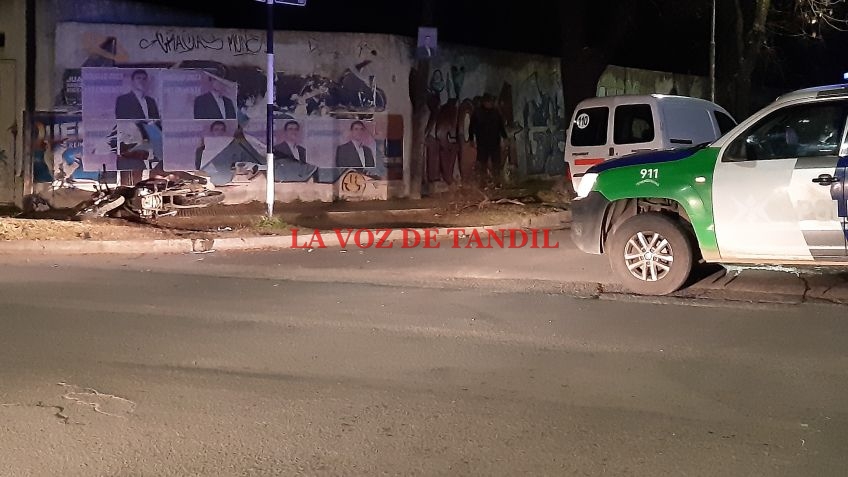 Fuerte Choque Entre Un Utilitario Y Una Moto En Figueroa Y Pizzorno