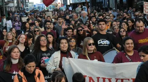 Tras la histórica marcha de ayer, Iparraguirre le mandó un mensaje a la UCR y Coalición Federal 