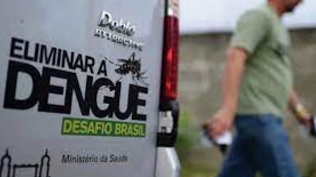 El Ministerio de Salud de Brasil estudia ampliar el suministro de vacunas contra el dengue