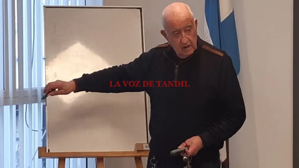 Asesor de los transportistas cruzó a los concejales: "Cuando voy a hablar con ellos se duermen porque no entienden nada"