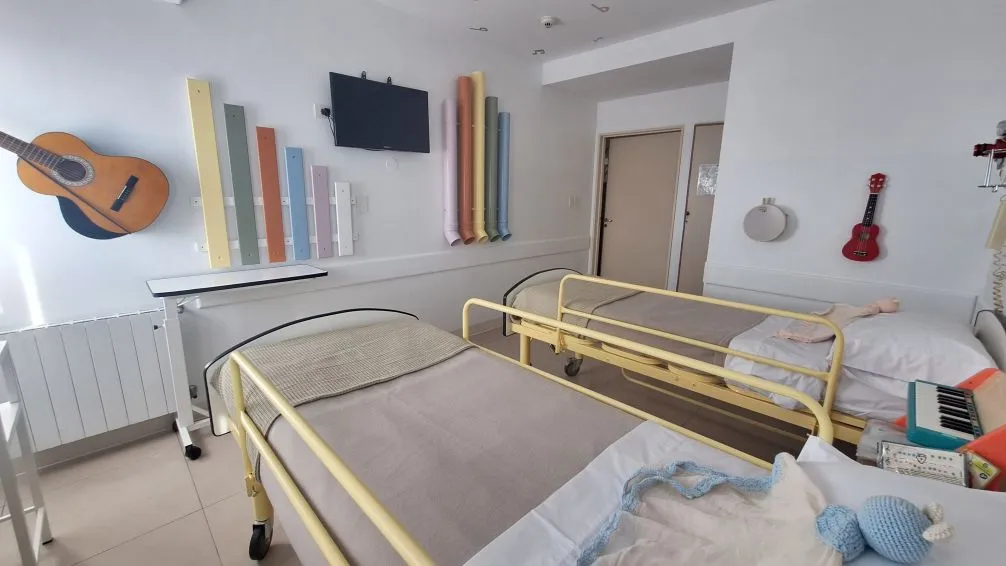 El Grupo Faro Verde presentó las habitaciones remodeladas del Hospital de Niños "Debilio Blanco Villegas"