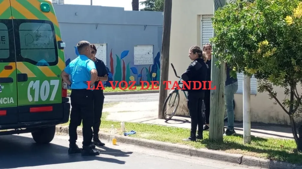 Automovilista abrió la puerta del auto y golpeó a un ciclista