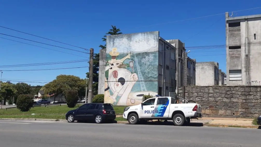 En este monobock de Av. Perón y Juramento, se produjo el crimen de Andrea Petilo, por el que está imputado el exdocente Luna.