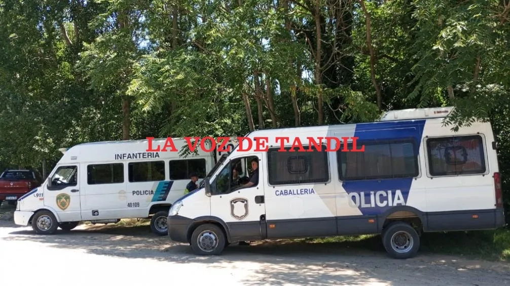 Fuerte operativo policial para prohibir el ingreso a las cavas de Cerro Leones