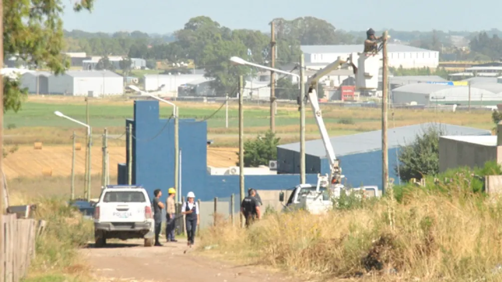 La Usina volvió a cortar conexiones clandestinas en la toma de La Movediza