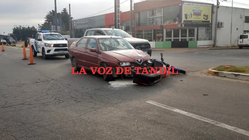 Triple choque en Avenida Espora y Piedrabuena