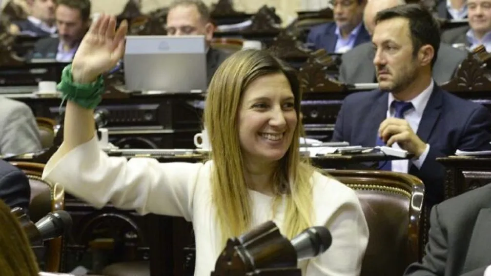 Reaccionó el PRO: diputada defiende "la libre elección de a quien amar y todos los tipos de familias"