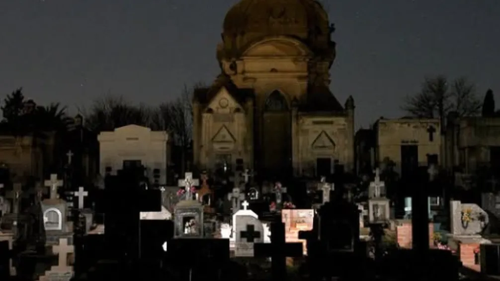 "Gran cantidad de interesados" en la recorrida nocturna por el cementerio municipal