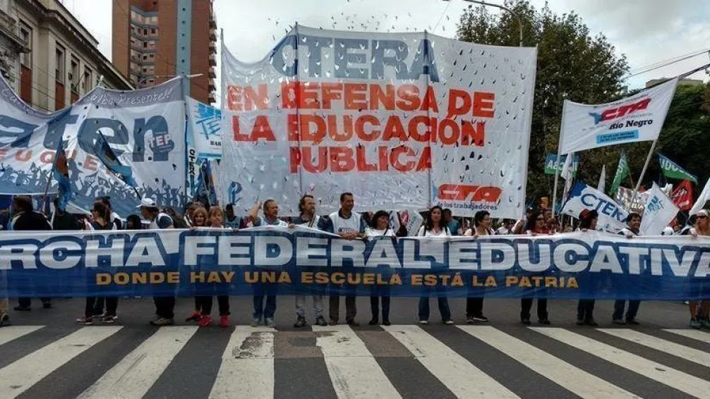 Gremios docentes anunciaron dos días de paro en el inicio de las clases