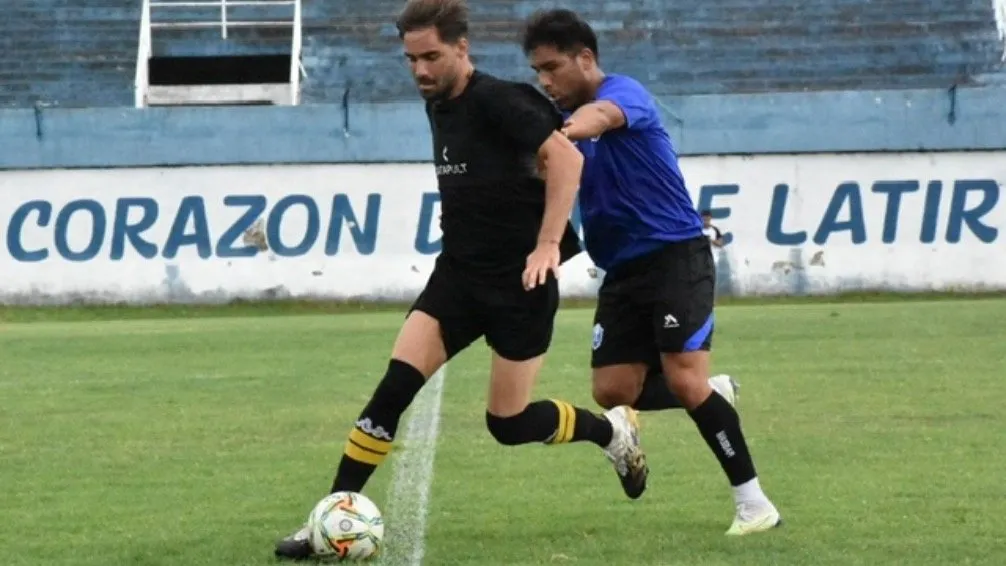 Tenca Hernández uno de los volantes de Santamarina. (Foto: Analia Páez- Prensa Racing)