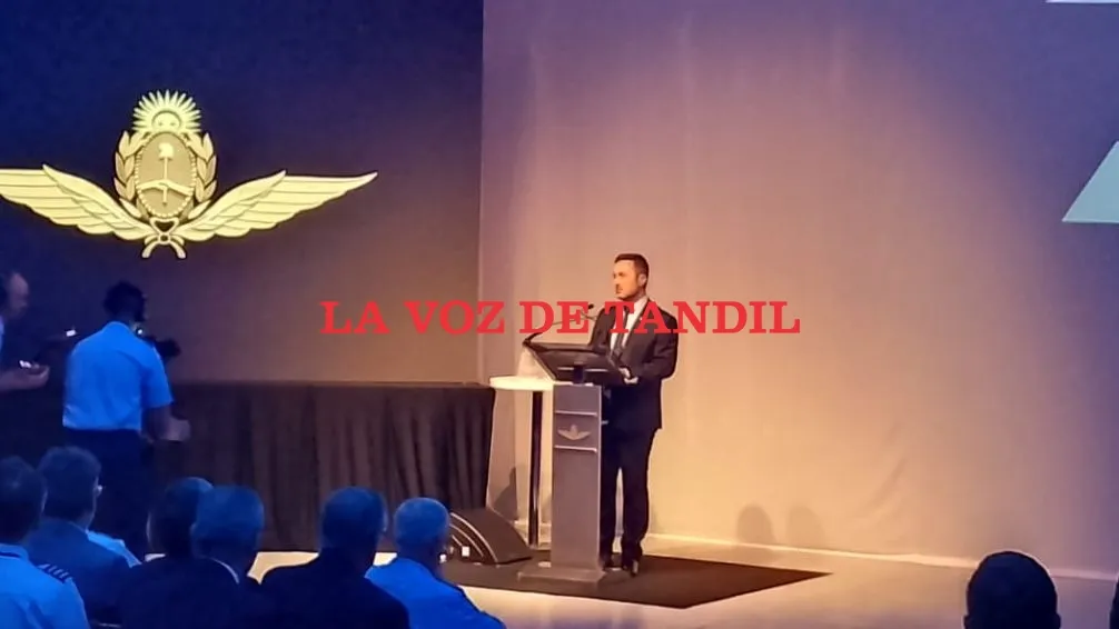 Petri: "Con estos aviones empezamos a reparar el daño que dejó el abandono al que nos sometieron gobiernos anteriores"