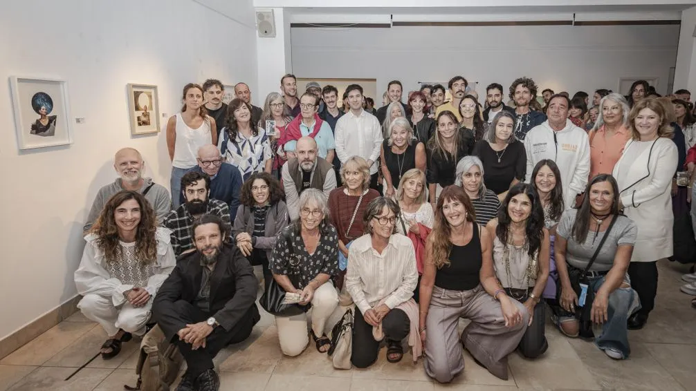 Diálogo Generacional en el Mumbat: Una inauguración con más de 50 artistas y gran convocatoria de público