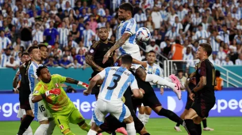Argentina le ganó a Perú y se quedó con el primer puesto del Grupo A de la Copa América