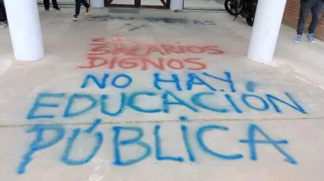 Como Milei amenazó con vetar la ley, los docentes universitarios festejan la aprobación pero siguen alertas 