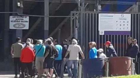 Máxima tensión en San Lorenzo: la barra brava se metió al entrenamiento para apretar a los jugadores