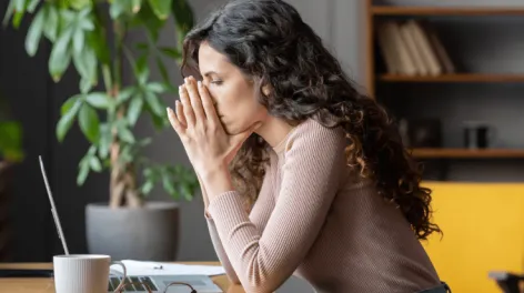 Nueve de cada 10 trabajadores argentinos dicen padecer "burnout" y estar más "quemados" que el año pasado