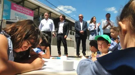 "La casta está festejando a este presidente", dijo Kicillof en Tandil 