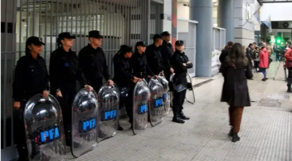 Advierten que casi 60 mil trabajadores estatales podrían quedarse sin trabajo a fin de año