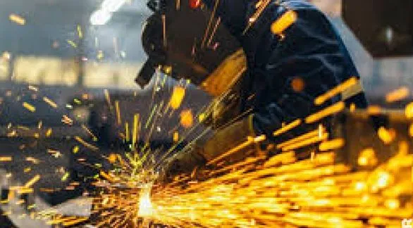 Trabajadores metalúrgicos acordaron un aumento salarial del 12,3% con cláusula de revisión en marzo