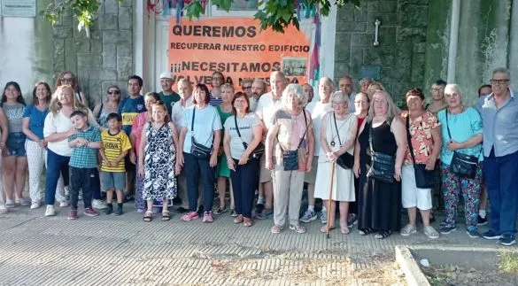 Directivos y ex alumnos de la Escuela Primaria 7 se organizan para insistir en el reclamo por la obra del edificio nuevo