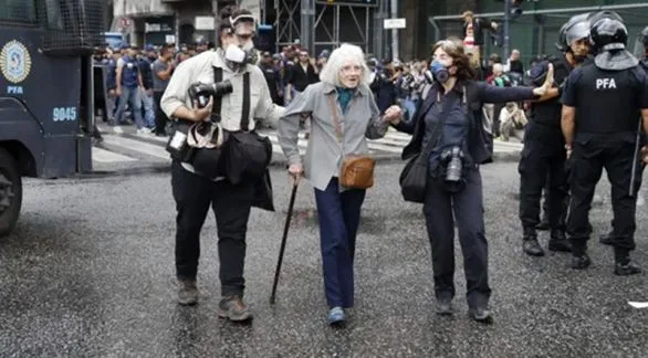 Incidentes y detenidos durante la marcha de jubilados contra el gobierno